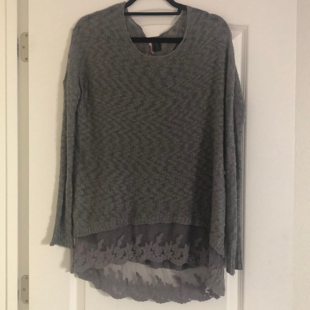 Love by Design gray sweater S
